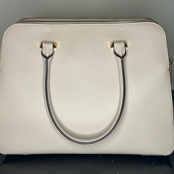 Michael Kors light pink Tote with Gold Accents and Structured Design - Picture 7 of 16